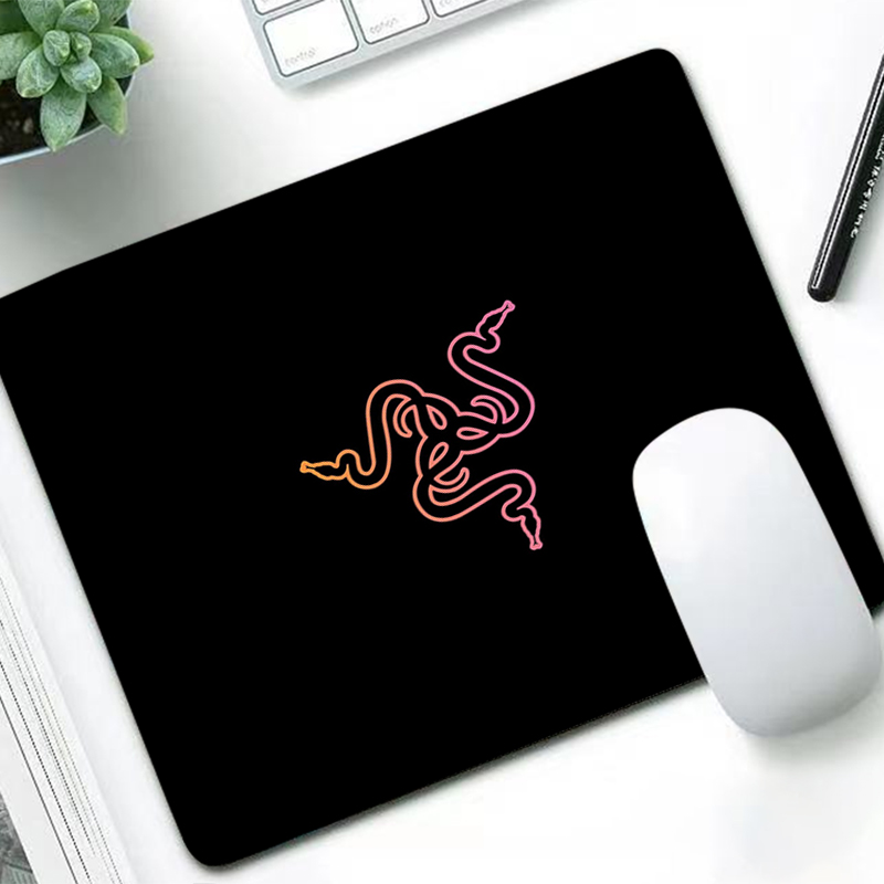 Razer Luxury Mouse Pad Anime G - đánh giá và giá Esports Gaming Mouse